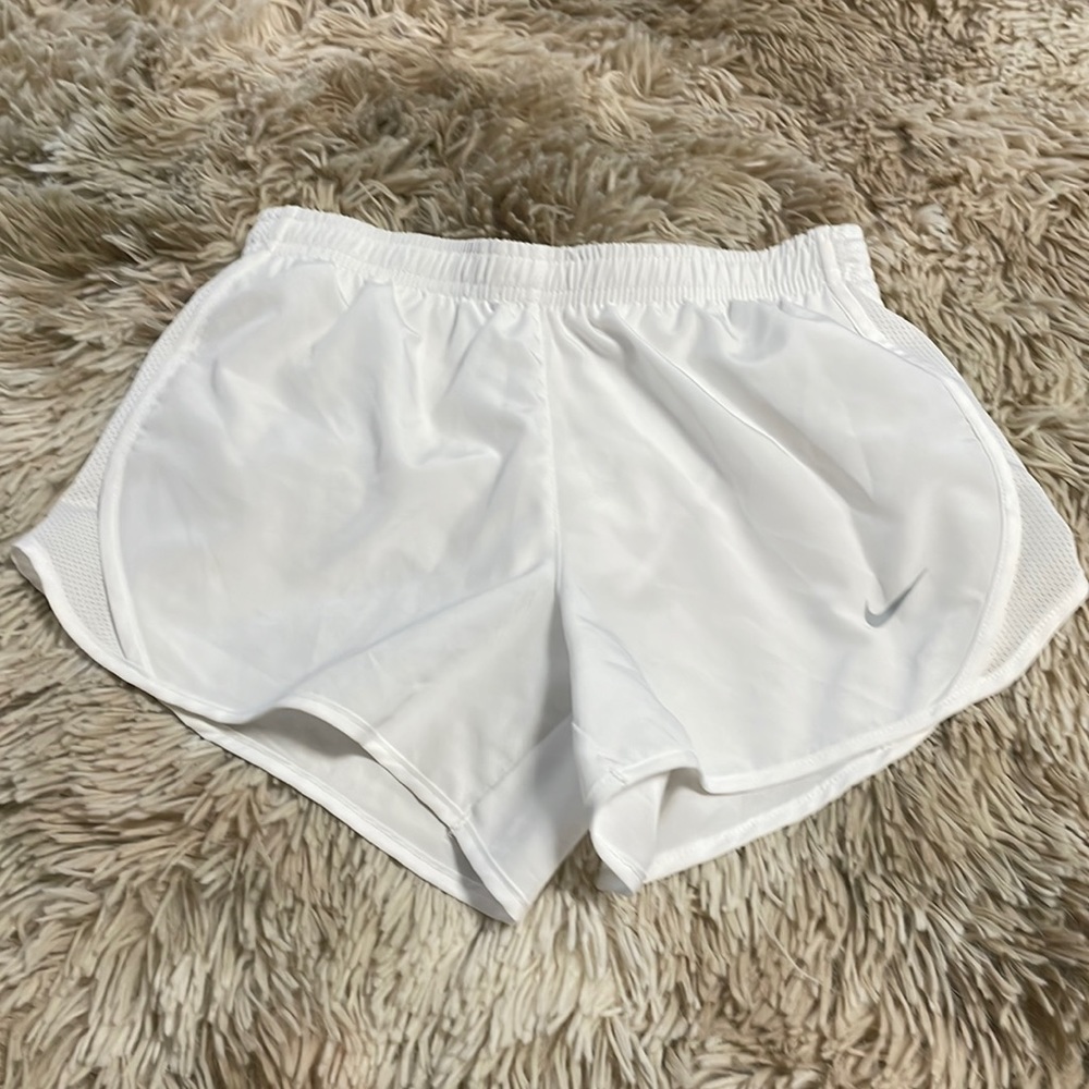 Girls Nike small dry tempo running shorts girls size 8